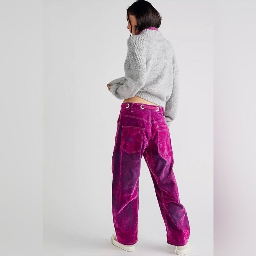 UNICORN🦄 We The Free People Moxie Fuchsia Flocked Jean Barrel